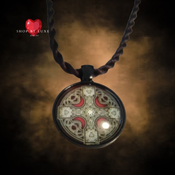 Celtic Knot Moon Goddess Necklace - Picture 3 of 5